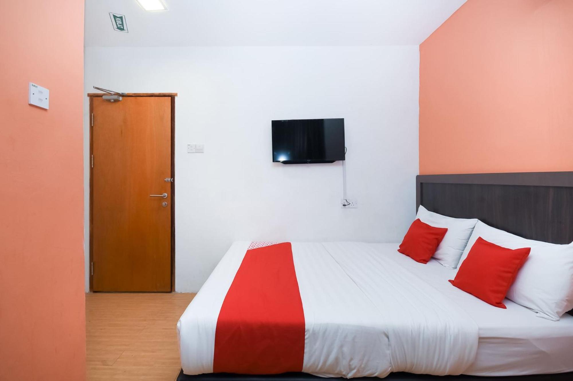 Oyo 1111 Harmony Stay Miri Exterior photo