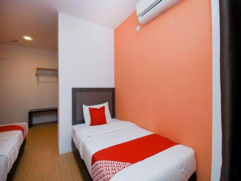 Oyo 1111 Harmony Stay Miri Exterior photo