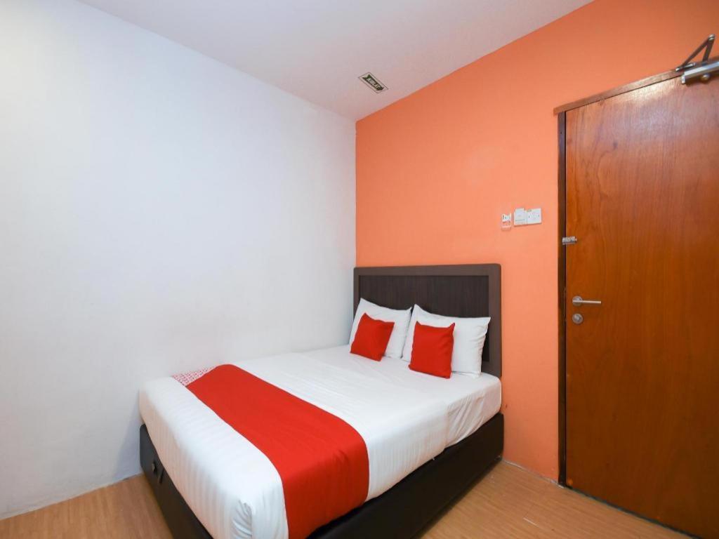 Oyo 1111 Harmony Stay Miri Exterior photo
