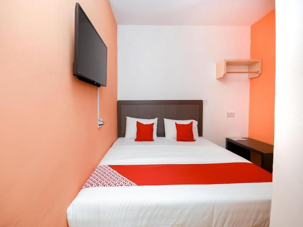 Oyo 1111 Harmony Stay Miri Exterior photo