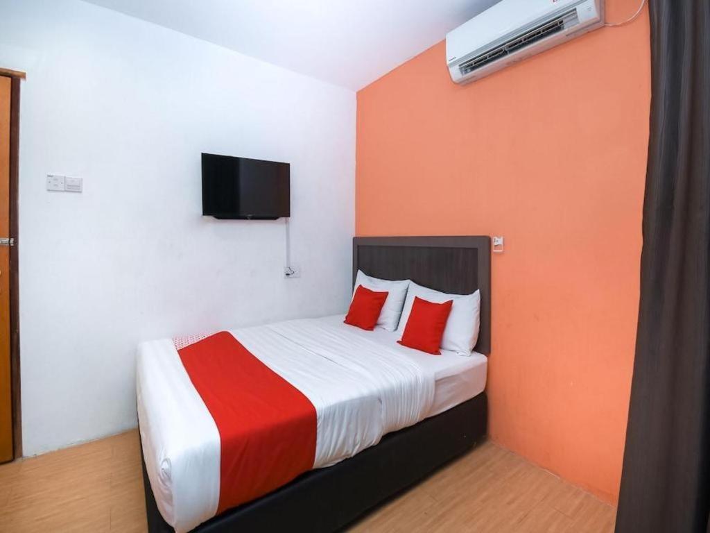 Oyo 1111 Harmony Stay Miri Exterior photo