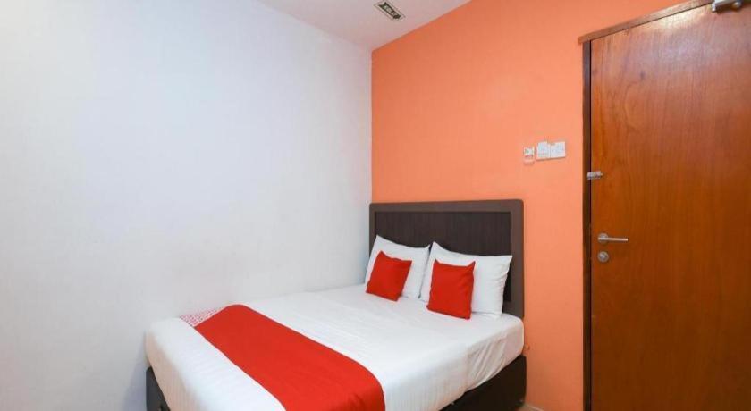 Oyo 1111 Harmony Stay Miri Exterior photo