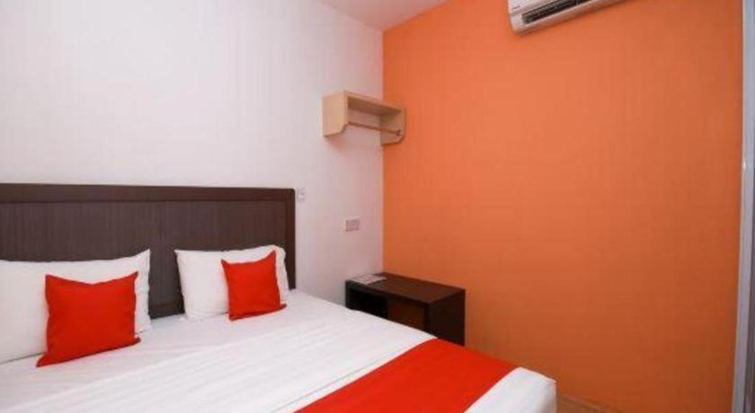 Oyo 1111 Harmony Stay Miri Exterior photo