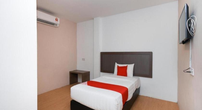 Oyo 1111 Harmony Stay Miri Exterior photo