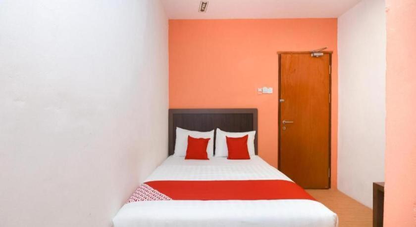 Oyo 1111 Harmony Stay Miri Exterior photo