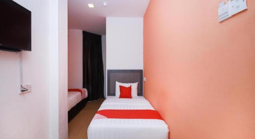 Oyo 1111 Harmony Stay Miri Exterior photo