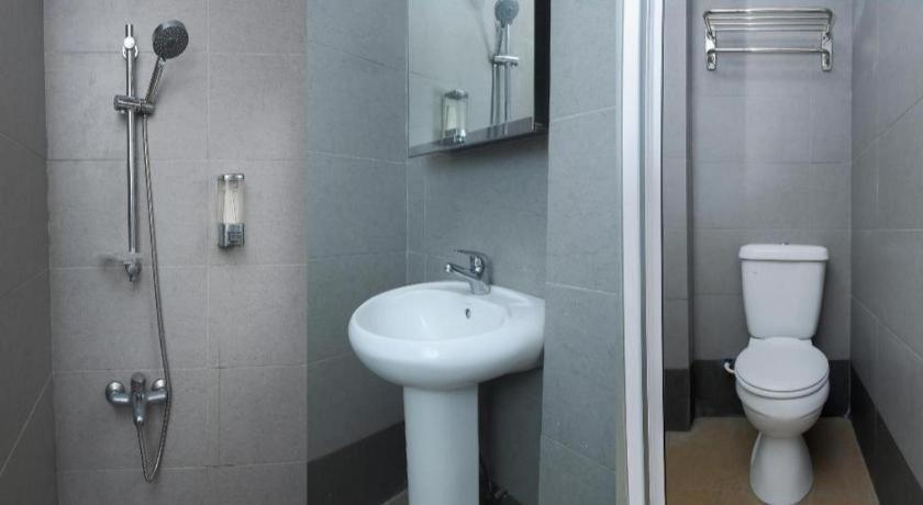 Oyo 1111 Harmony Stay Miri Exterior photo