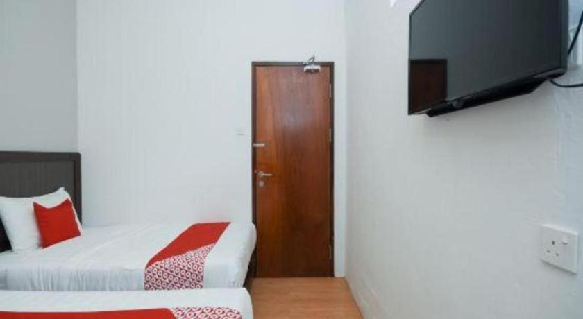 Oyo 1111 Harmony Stay Miri Exterior photo