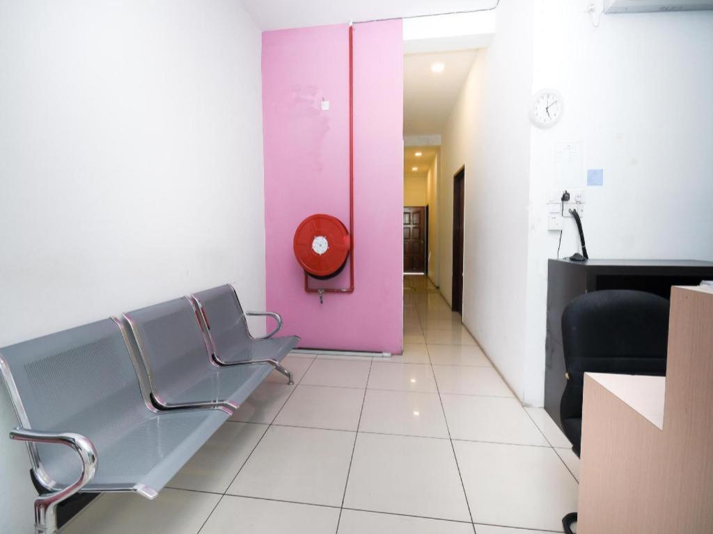 Oyo 1111 Harmony Stay Miri Exterior photo