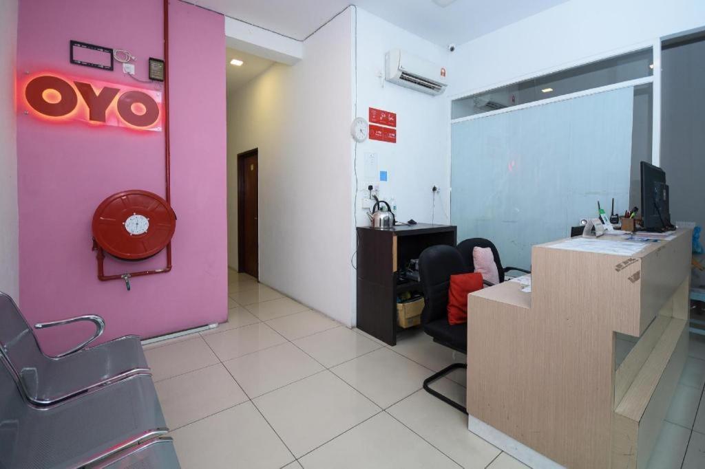 Oyo 1111 Harmony Stay Miri Exterior photo
